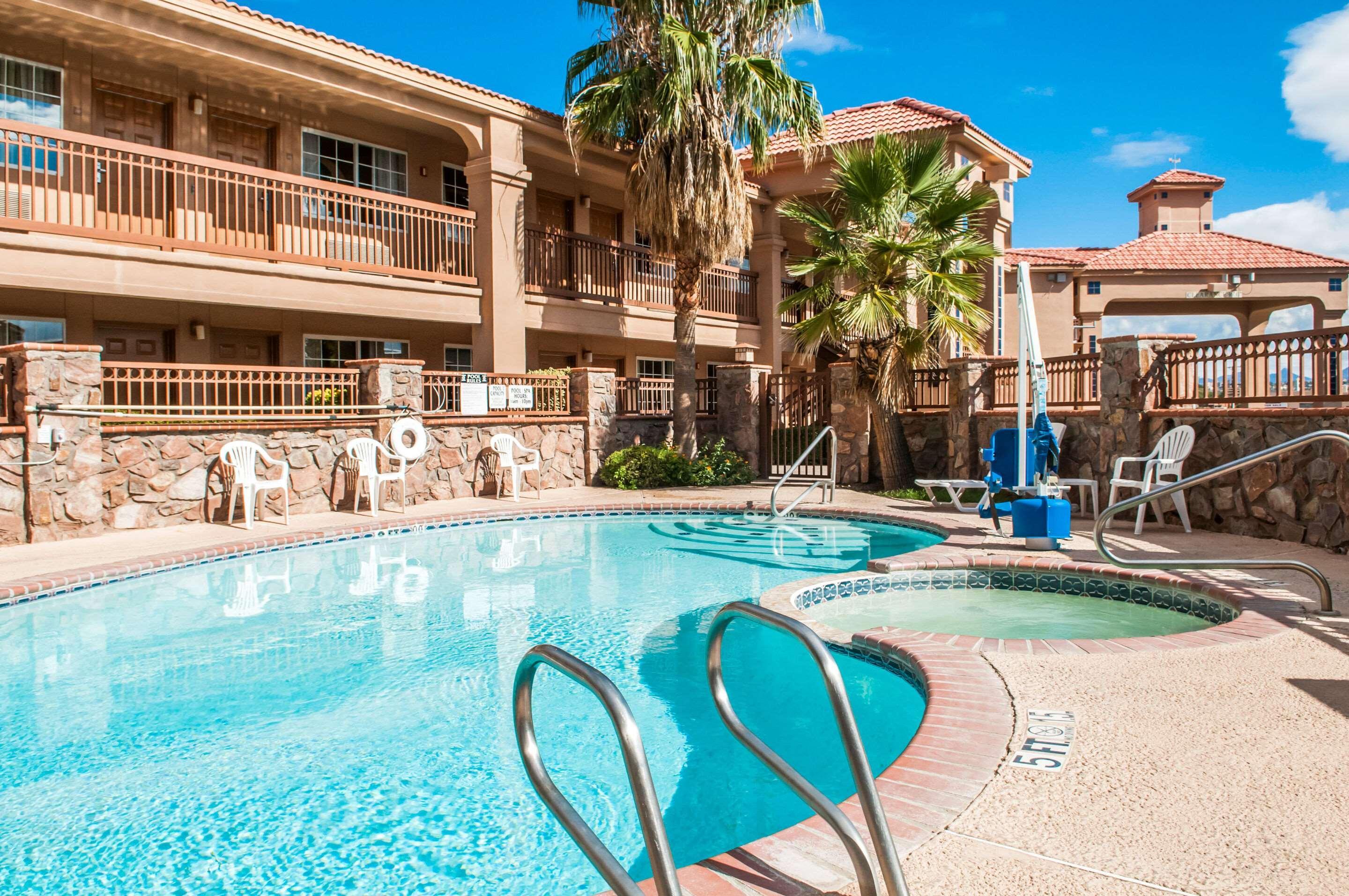 Quality Inn & Suites Las Cruces - University Area Exterior foto